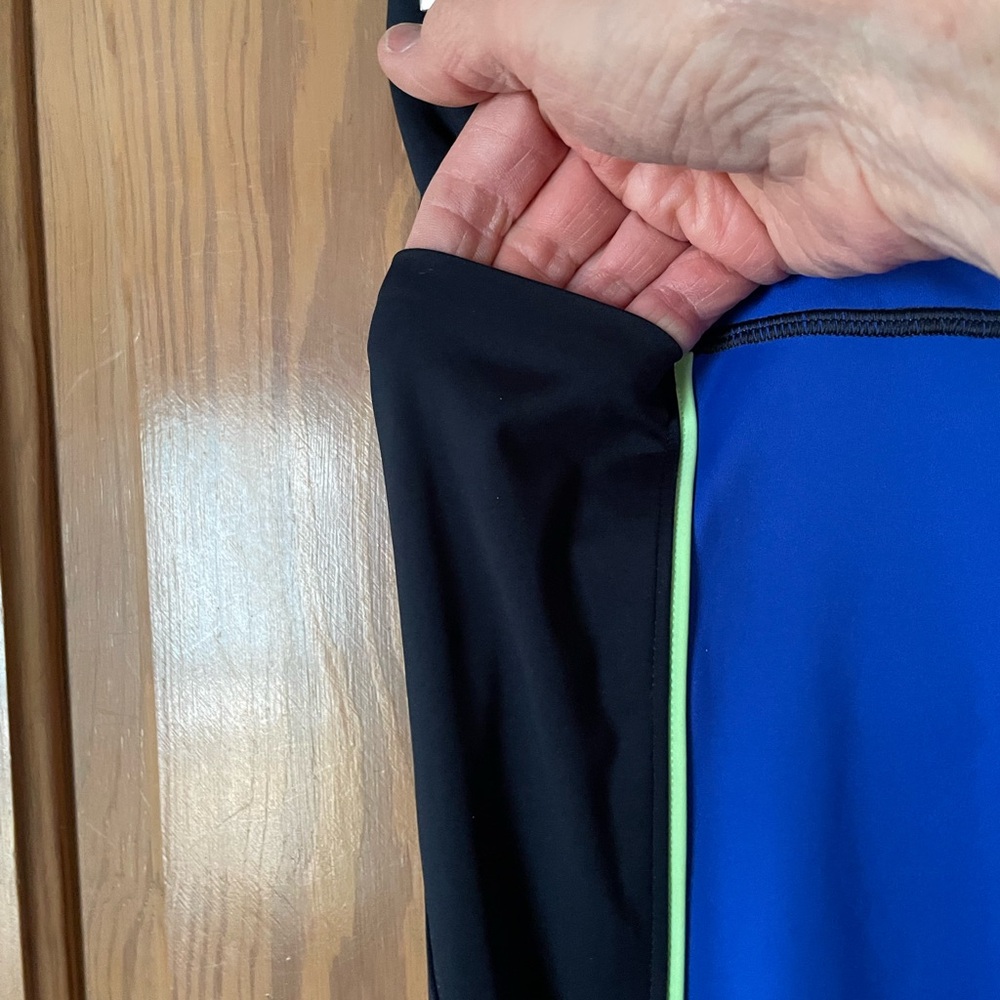 NWT Athleta Velocity Stash Colorblock Capri, Small, Blue, White, Black - Picture 4 of 8